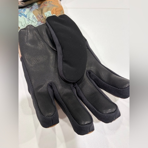 Obermeyer Women's Large Regulator Gloves Vintage Camo NWT Ski Snowboard - Picture 3 of 9